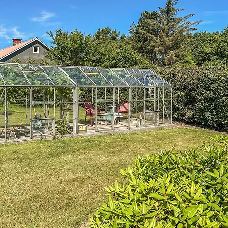 2 Bedroom Pet Friendly In Prázdninový dům