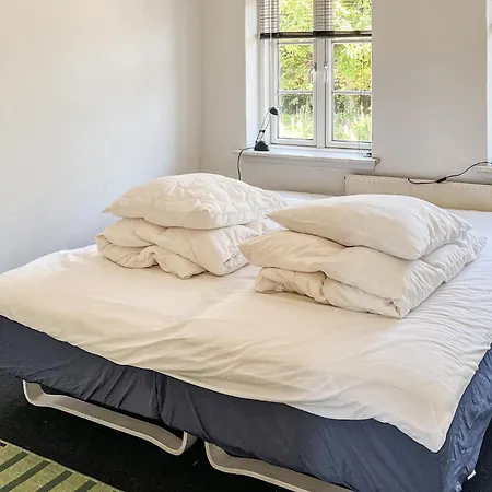 Semesterbostad 2 Bedroom Pet Friendly In Laeso