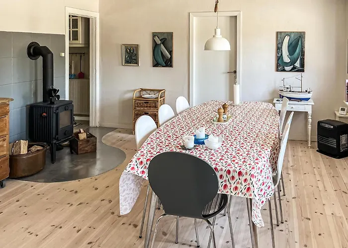 Dom wakacyjny 2 Bedroom Pet Friendly In